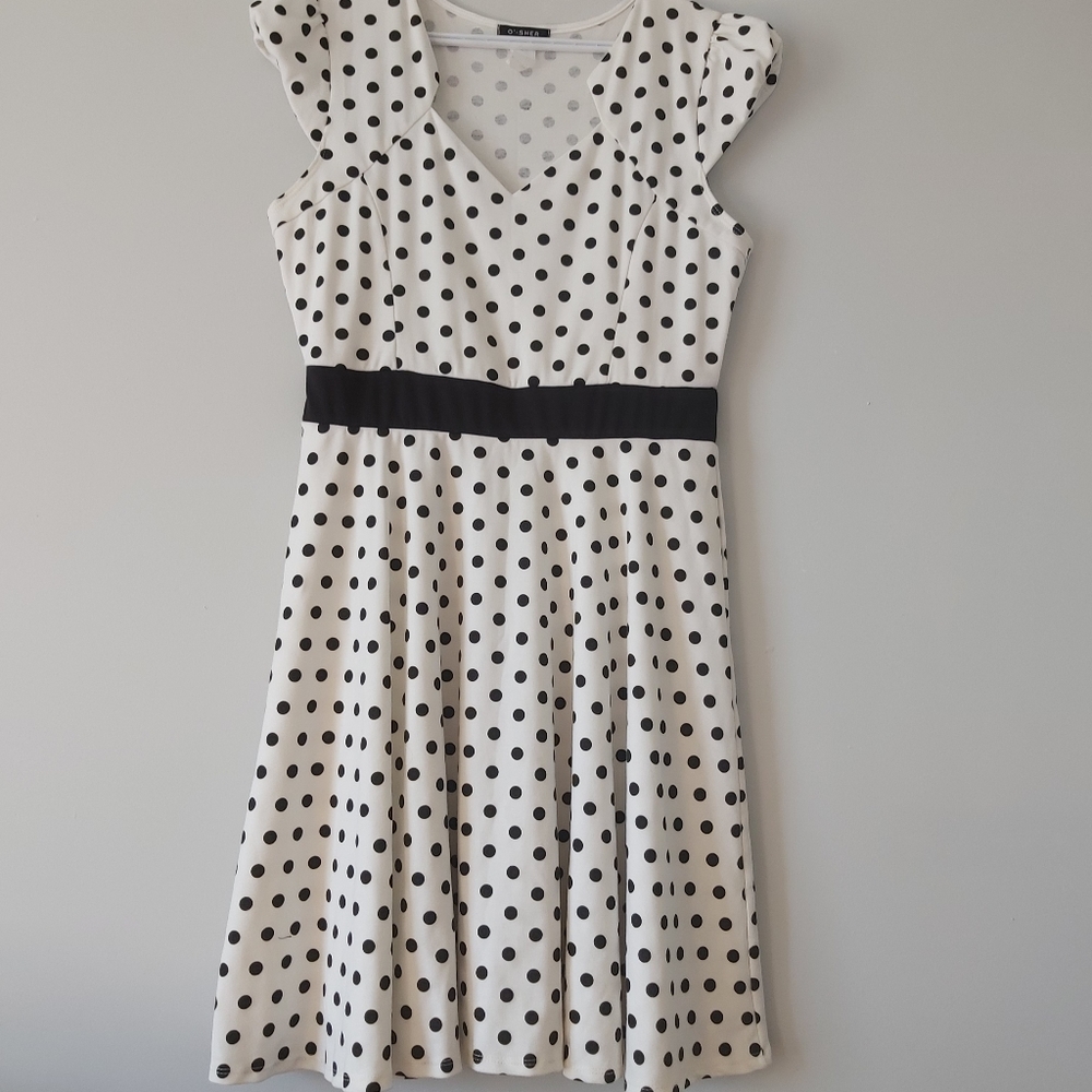 MODCLOTH - Retro mid-length polka dot dress